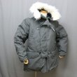 画像2: 【軍放出品】N-3B フライトジャケット　PAKA, EXTREME COLD WEATHER TYPE N-3B 未使用（訳あり）　サイズ：MEDIUM　〈軍放出品〉 (2)